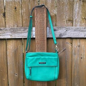 Liz Claiborne Aquamarine turquoise zippered purse, handbag, tote.
